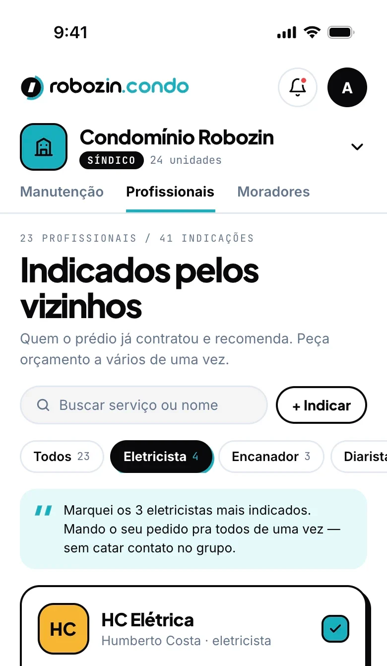 Mural de indicados pelos moradores no celular, separado por serviço, com nota e comentário de cada um.