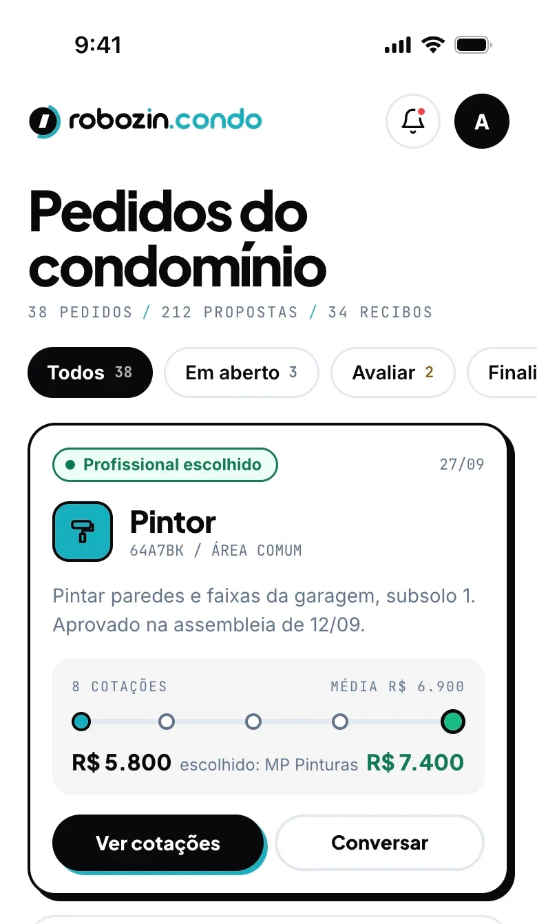 Lista de pedidos do condomínio no celular, com filtros de em aberto, a avaliar e finalizados.